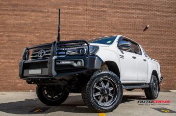 TOYOTA HILUX 4WD GD10 MATTE ANTHRACITE MILLED WITH BLACK LIP